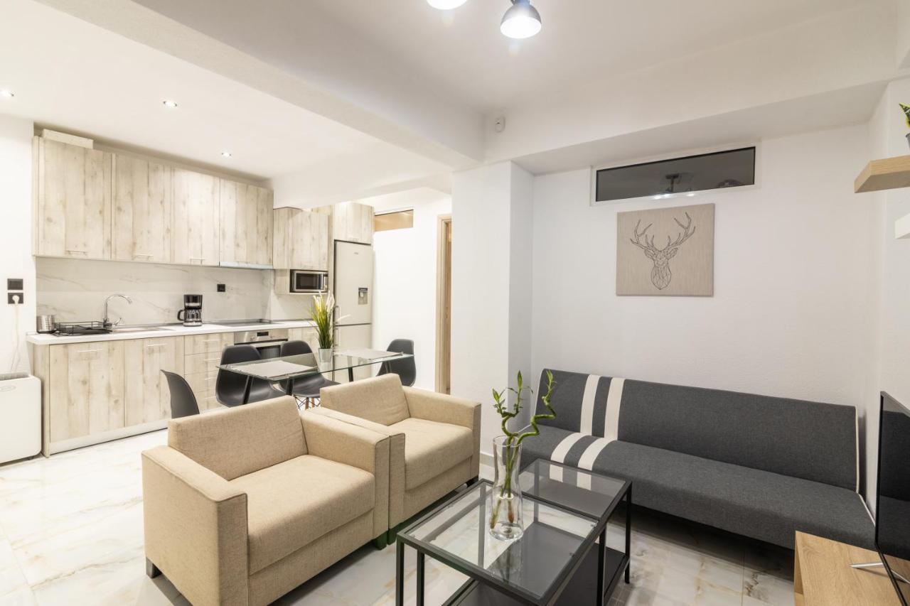 White Lux House In Town Apartment เทสซาโลนิกิ ภายนอก รูปภาพ